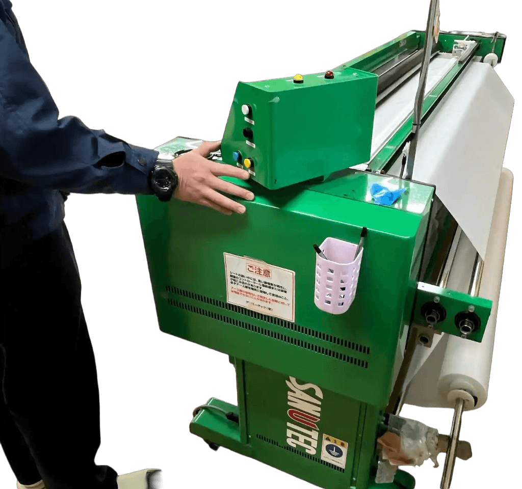 OEM製造設備で加工する様子